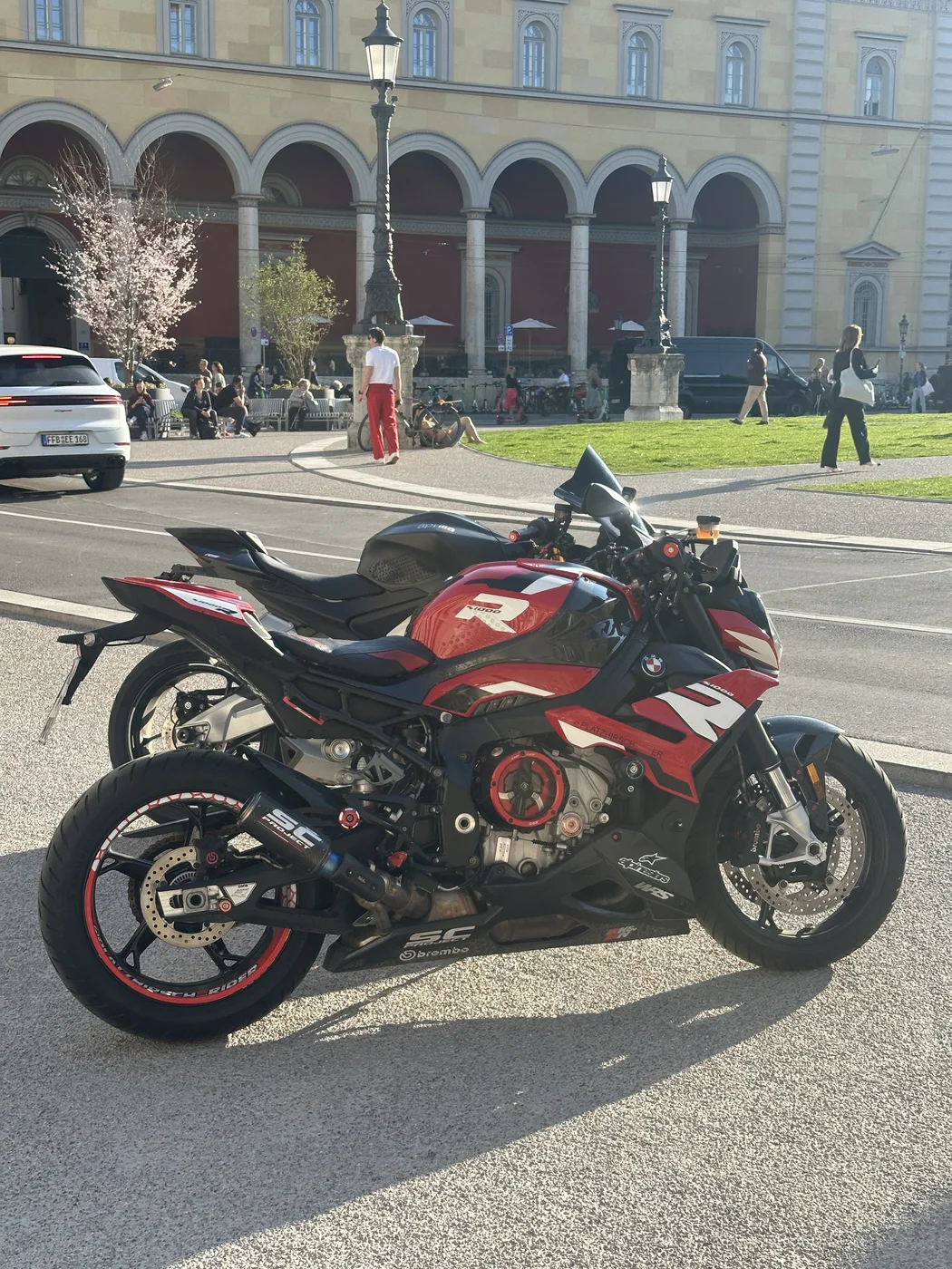 BMW